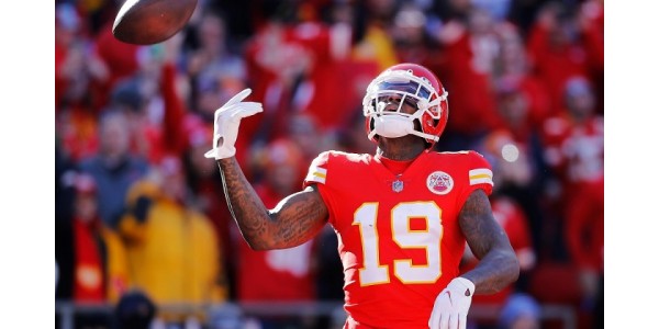 Varför Tennessee Titans signerade Josh Gordon Varför Tennessee Titans signerade Josh Gordon